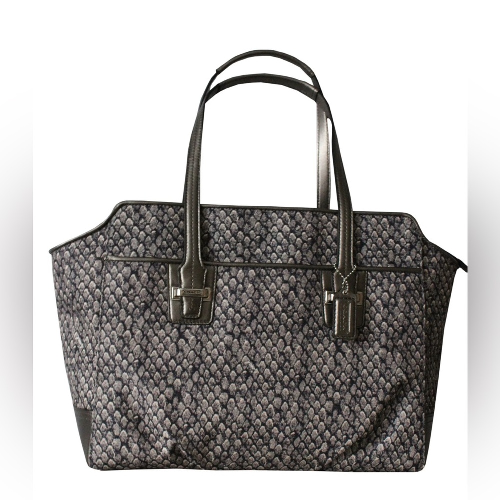❌NOT FOR SALE ❌ Coach Taylor Print Alexis Carryall Gray Snake Print Tote $398